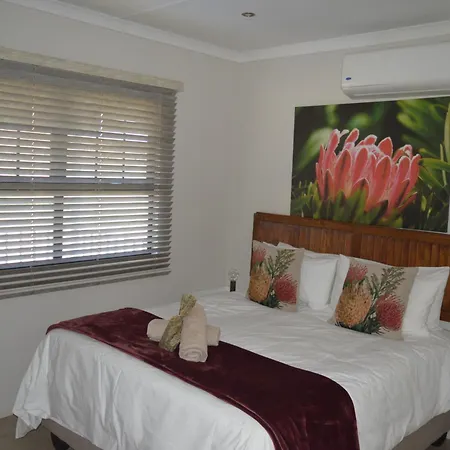 Mayfair Farm Cottages Oudtshoorn Exterior photo
